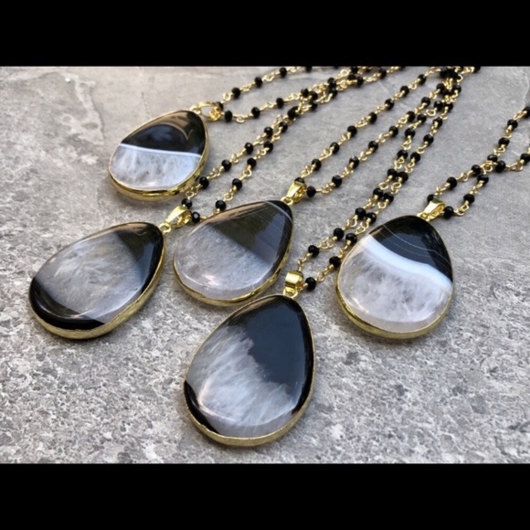 ❗️Last One❗️Onyx Crystal Teardrop Pendant Necklace - Picture 6 of 6